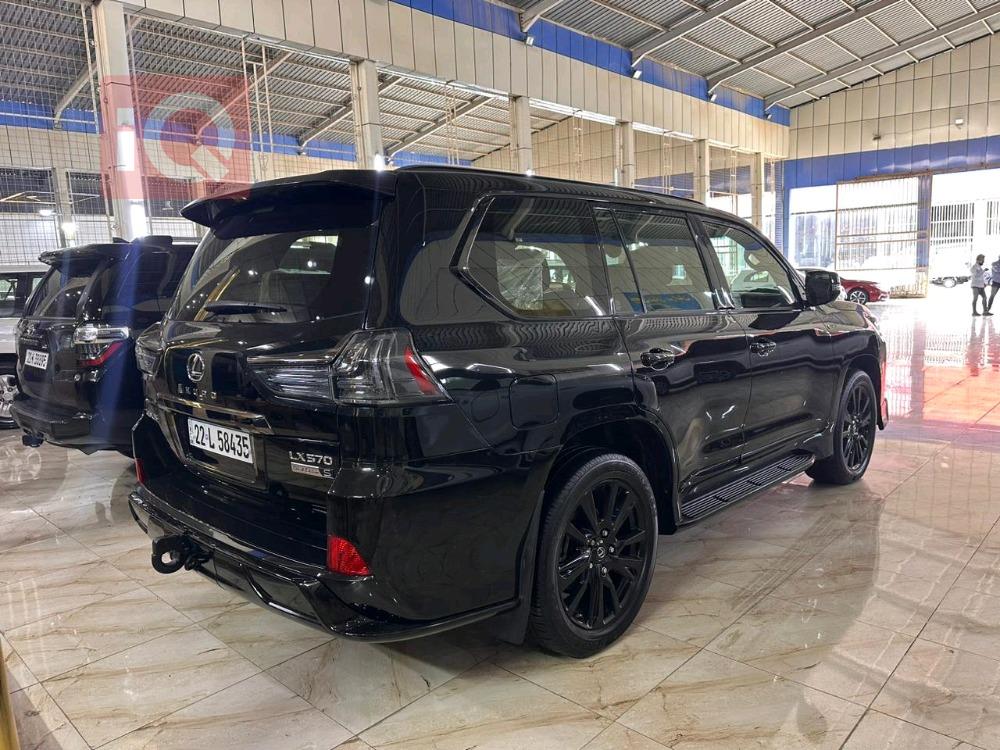 Lexus LX